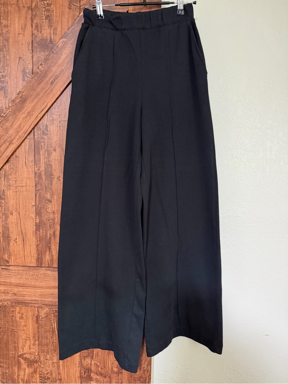 Zara Women, Pocketed Wide Leg High-Waist, Seamed Leg Pants. Size S